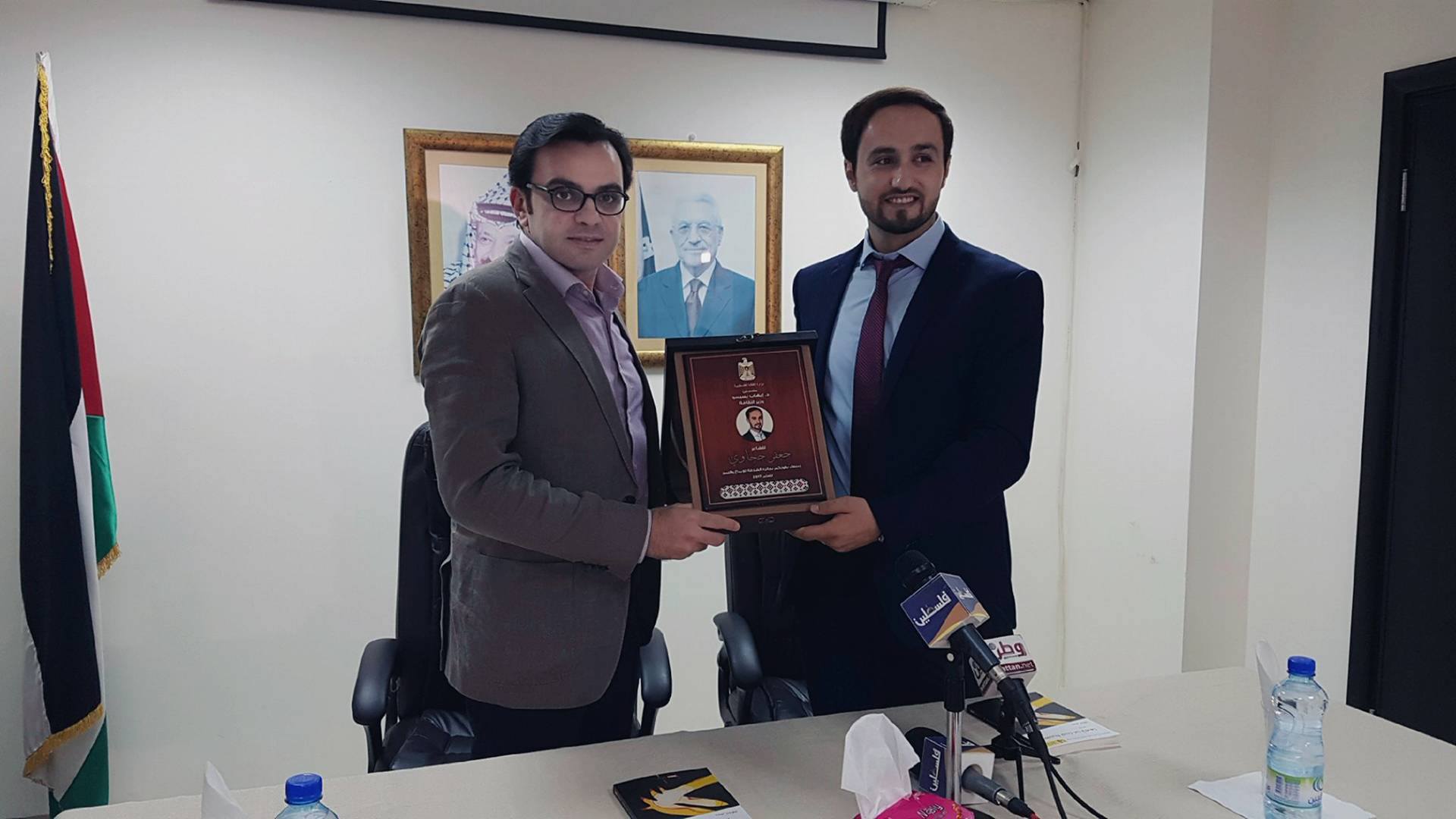  وزارة الثقافة تكرم الشاعر جعفر حجاوي الفائز بجائزة الشارقة للإعلام العربي